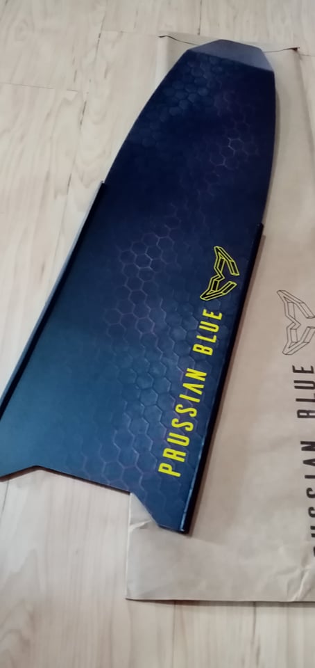 PRUSSIAN BLUE FIBERGLASS FIN BLADE