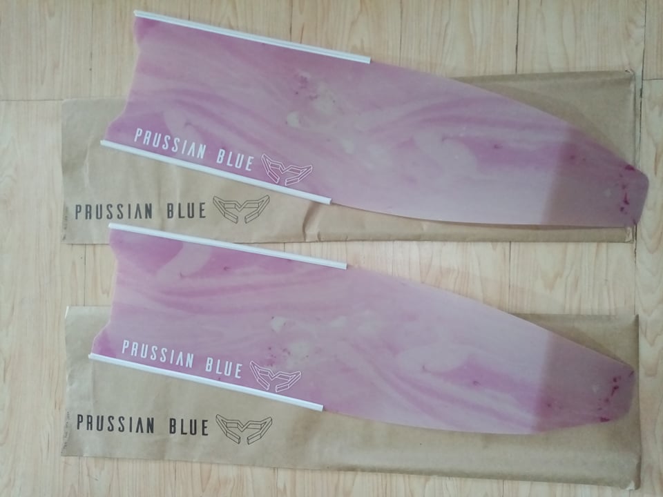 PRUSSIAN BLUE FIBERGLASS FIN BLADE