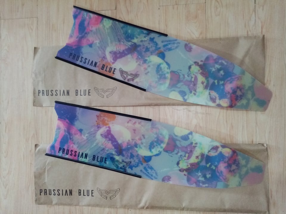 PRUSSIAN BLUE FIBERGLASS FIN BLADE