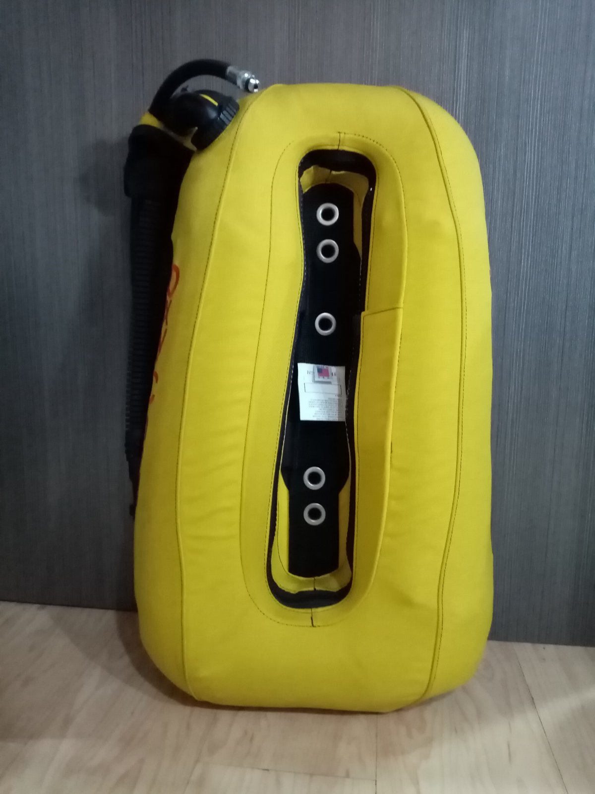 OXYCHEQ MACH V 30# WING YELLOW (DISPLAY ITEM)